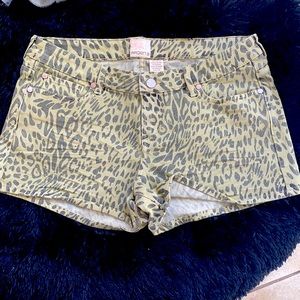 🐆 Animal Print Jean shorts